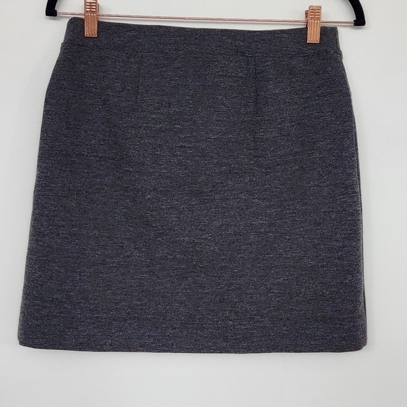 White House Black Market Zip Down Gray Skirt with Faux Leather Trim Size 00 - Picture 10 of 10
